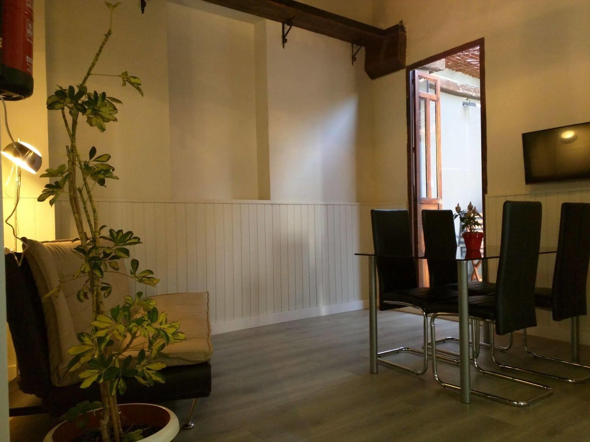Nwt Paradise Urban Hostel Alicante Luaran gambar