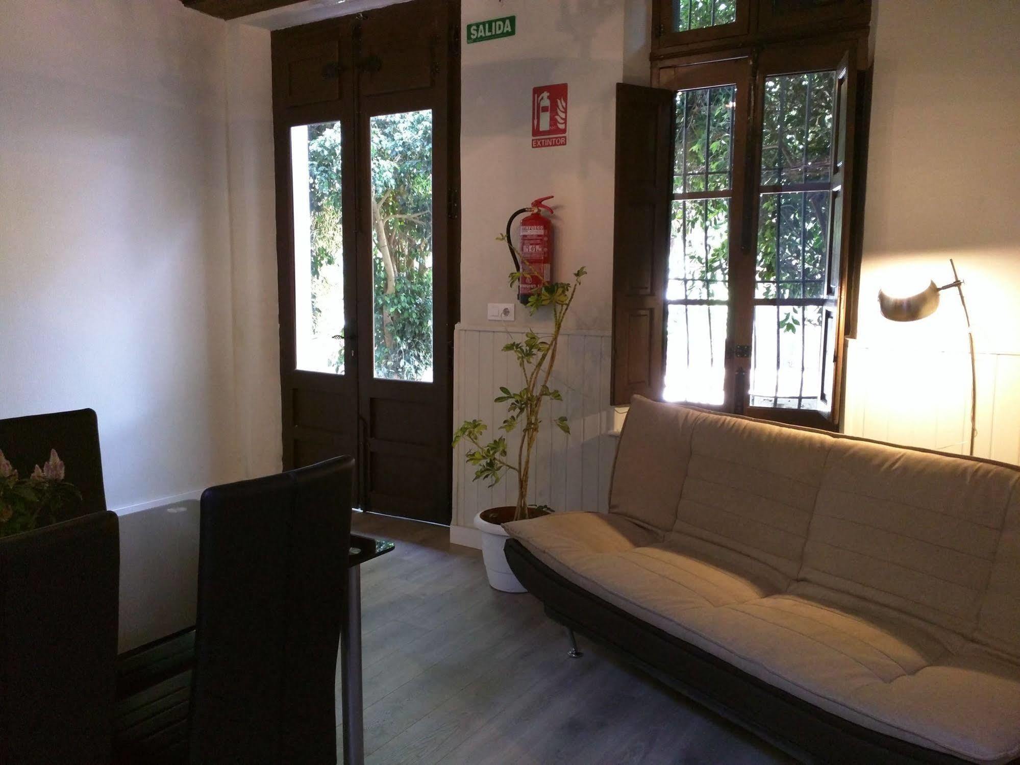 Nwt Paradise Urban Hostel Alicante Luaran gambar