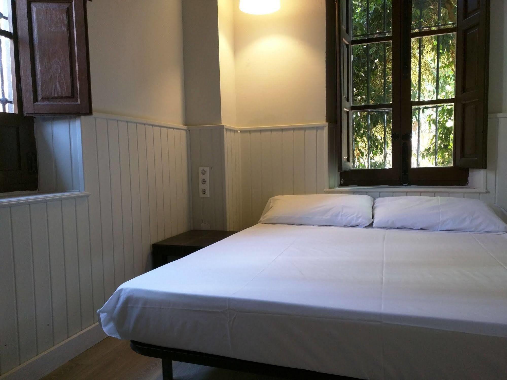 Nwt Paradise Urban Hostel Alicante Luaran gambar