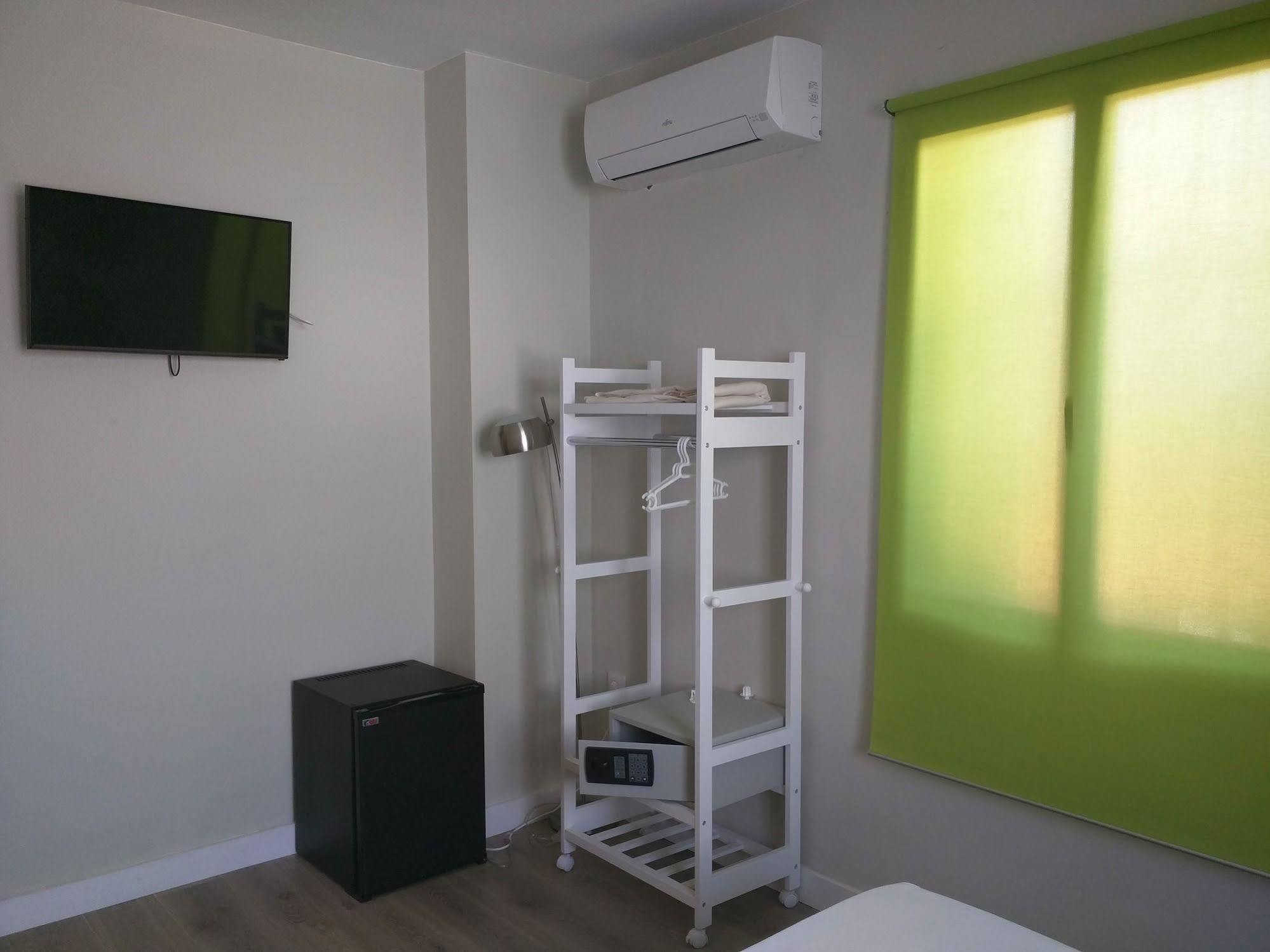 Nwt Paradise Urban Hostel Alicante Luaran gambar