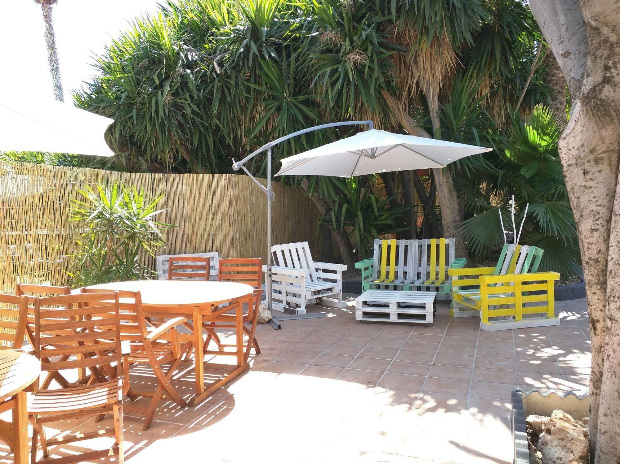 Nwt Paradise Urban Hostel Alicante Luaran gambar